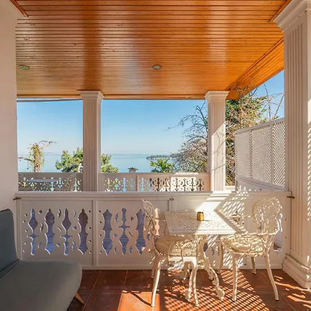 Palais Bueyuekada Adalar