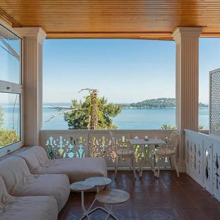 Palais Bueyuekada Adalar