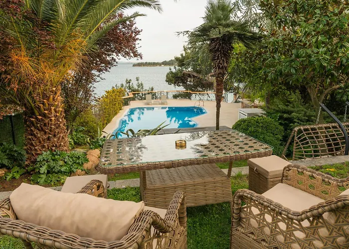 Palais Bueyuekada Hotel